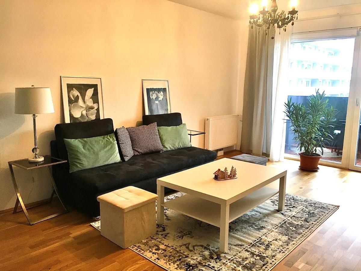 2 Bedroom Apartment Next To Metro U1 And Garage Parking Vídeň Exteriér fotografie